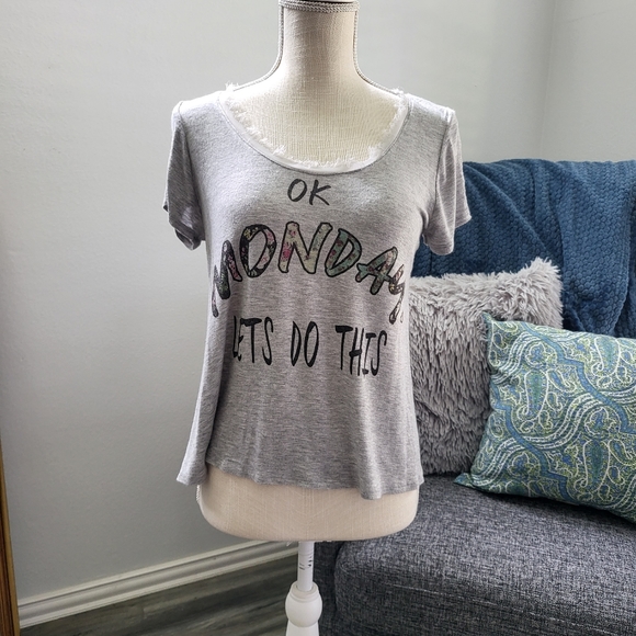 Threads Studio Tee - Picture 3 of 9